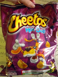 [2084] CHEETOS HOT DOG               